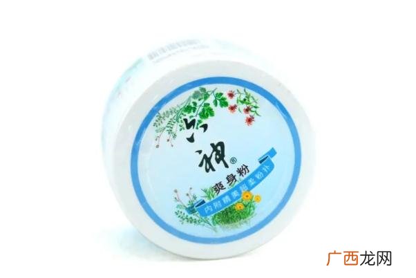 爽身粉的作用爽身粉可以擦头发上吗