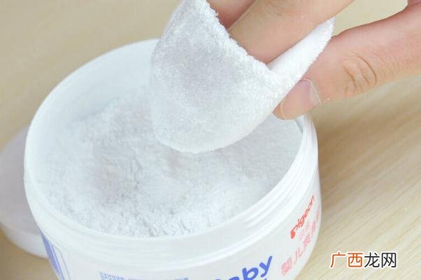 痱子粉的作用与功效痱子粉和爽身粉一样么