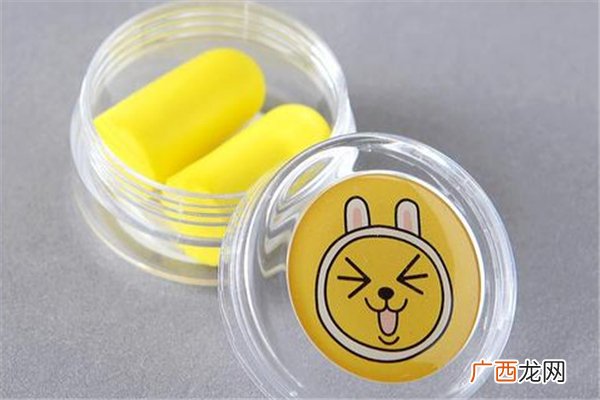 耳塞戴一晚上睡觉好吗耳塞戴久了耳朵痛怎么办