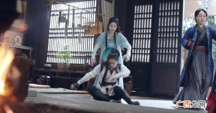 赵丽颖肚子，赵丽颖把受伤演成肚子疼
