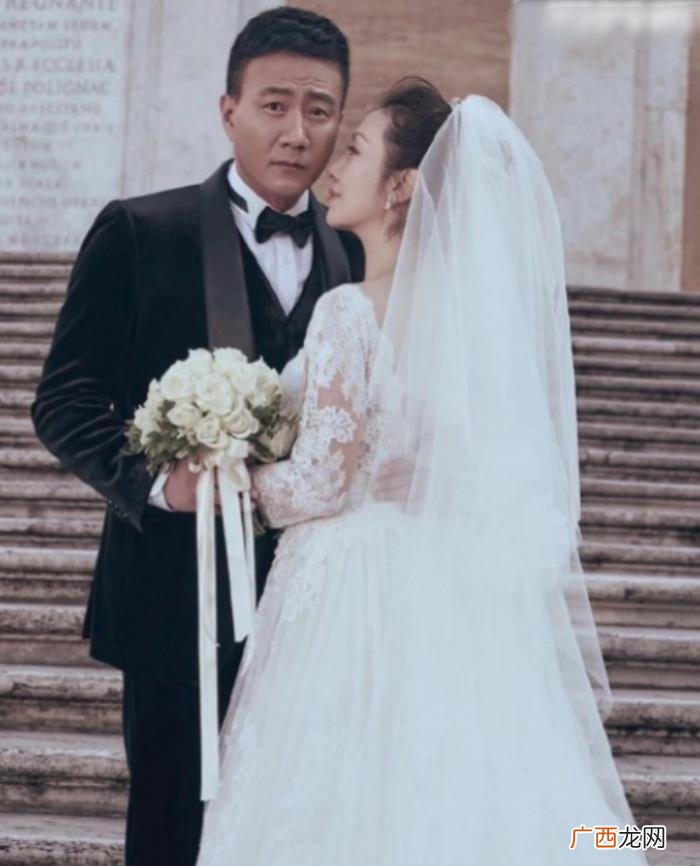 胡军卢芳结婚20周年婚纱照曝光 胡军老婆卢芳