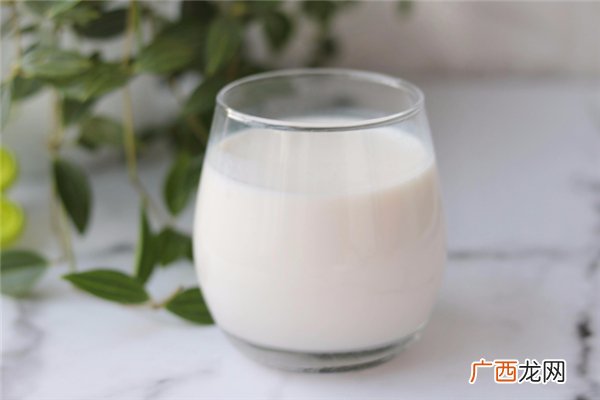 儿童牛奶和成人牛奶有啥区别儿童牛奶和纯牛奶哪个好
