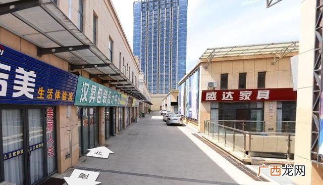 这里最近的地方哪里有五金店,附近哪里有五金店最近的