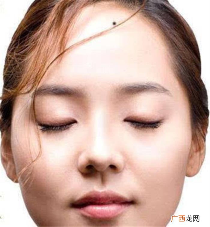 手背有痣的女人，女人这几处有痣是富贵痣