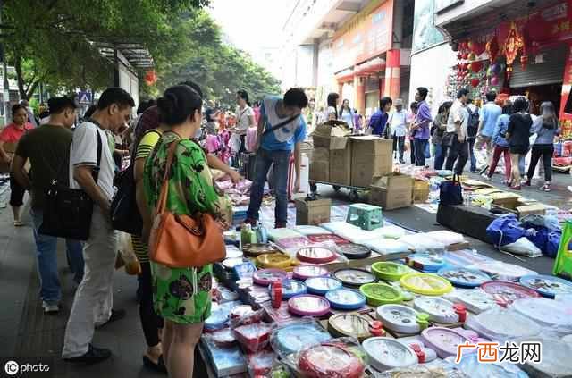 夏天摆地摊卖点什么好（夏季摆地摊什么产品最
