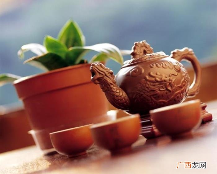 一个人静静喝茶的句子 喝茶的说说