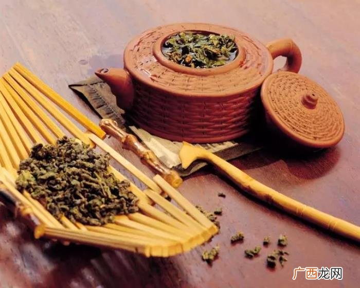一个人静静喝茶的句子 喝茶的说说
