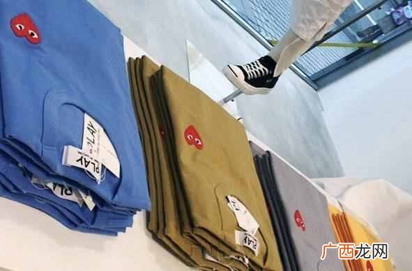 来香港买什么牌子的衣服（香港哪里的潮牌衣服