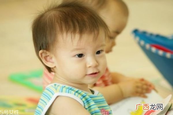 宝宝智力启蒙读哪些书比较好学知识