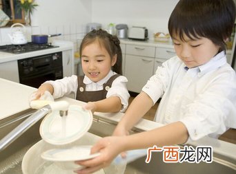 怎样培养宝宝做家务的好习惯