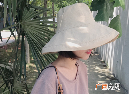 渔夫帽什么颜色百搭好看 渔夫帽适合什么季节