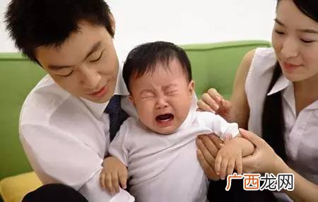 宝宝总是怕生爸妈该怎么办