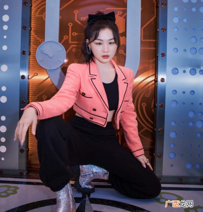 因谢娜怀孕缺百变大咖秀 百变大咖秀蛇精