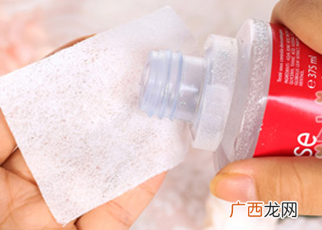 法国珍贵水能去闭口吗_可以祛痘吗