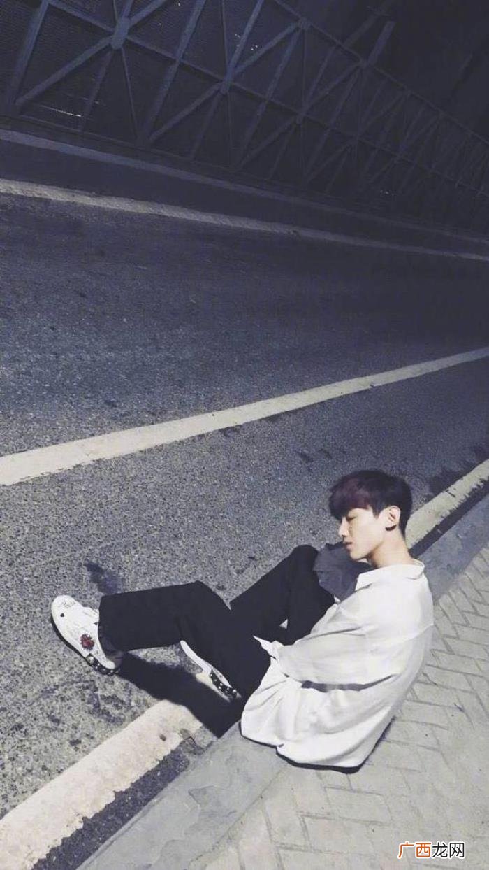 伤感签名男生,男生伤感的个性签名