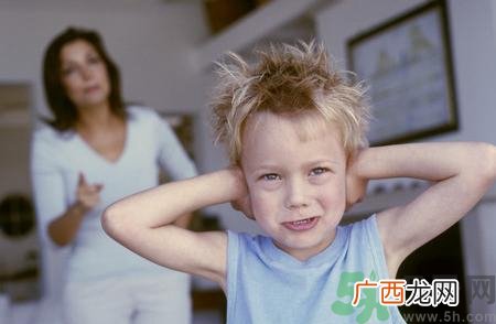 孩子不听话怎么教育？孩子不听话该不该打？