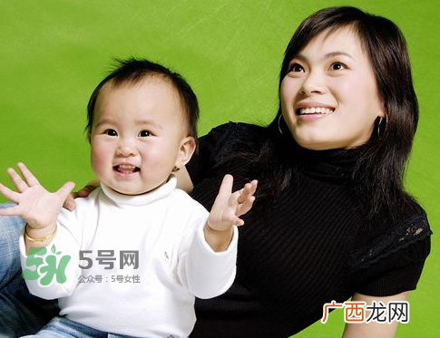 低龄宝宝家庭亲子游戏介绍适合低龄宝宝的亲子游戏有哪些？