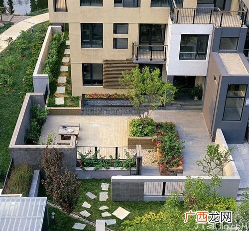 设计师为阳光小区设计了一座座花园 花园花卉设计师