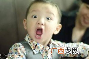 熊孩子往输液瓶里注脏水熊孩子怎么管教？