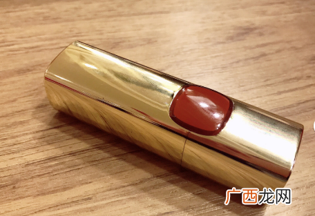 欧莱雅301唇釉试色 欧莱雅301唇釉是什么颜色