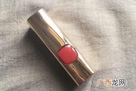 欧莱雅301唇釉试色 欧莱雅301唇釉是什么颜色
