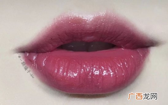 tf09口红真人试色 tf09口红是什么颜色