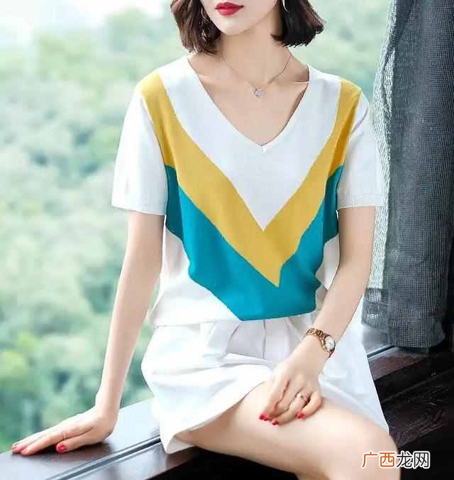 肩宽穿什么衣服好看（肩宽的女生适合穿什么类