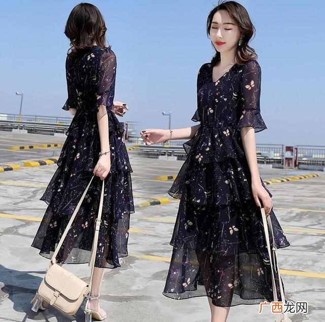 肩宽穿什么衣服好看（肩宽的女生适合穿什么类
