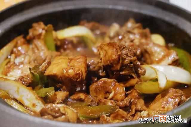 重庆鸡公煲需要什么材料 鸡公煲店有什么煲