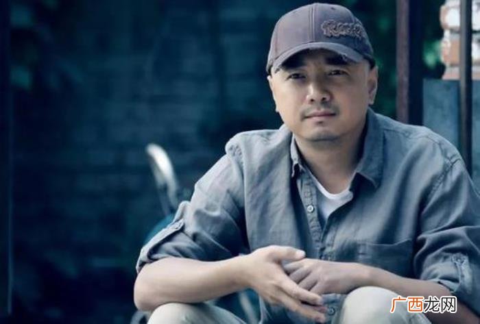 导演冯小刚,张艺谋、冯小刚这些专业导演的票房
