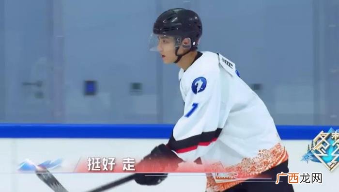 肖战笑容治愈系，29岁肖战笑容太治愈