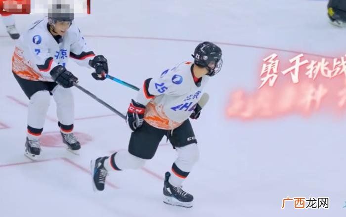 肖战笑容治愈系，29岁肖战笑容太治愈