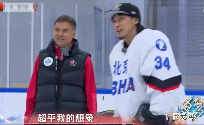肖战笑容治愈系，29岁肖战笑容太治愈