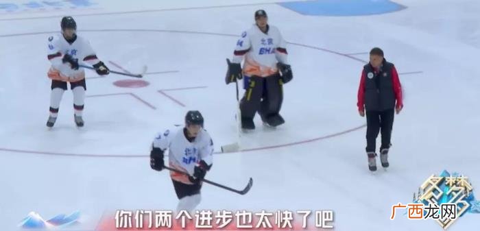 肖战笑容治愈系，29岁肖战笑容太治愈