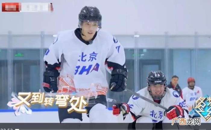 肖战笑容治愈系，29岁肖战笑容太治愈