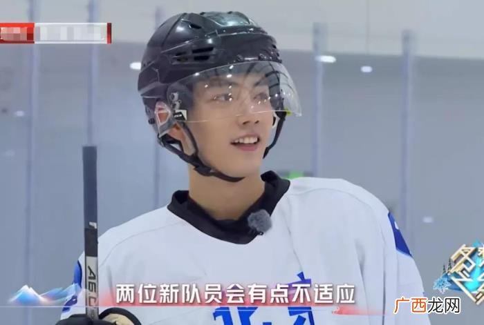 肖战笑容治愈系，29岁肖战笑容太治愈