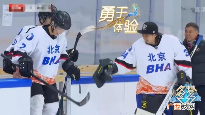 肖战笑容治愈系，29岁肖战笑容太治愈