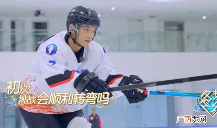 肖战笑容治愈系，29岁肖战笑容太治愈