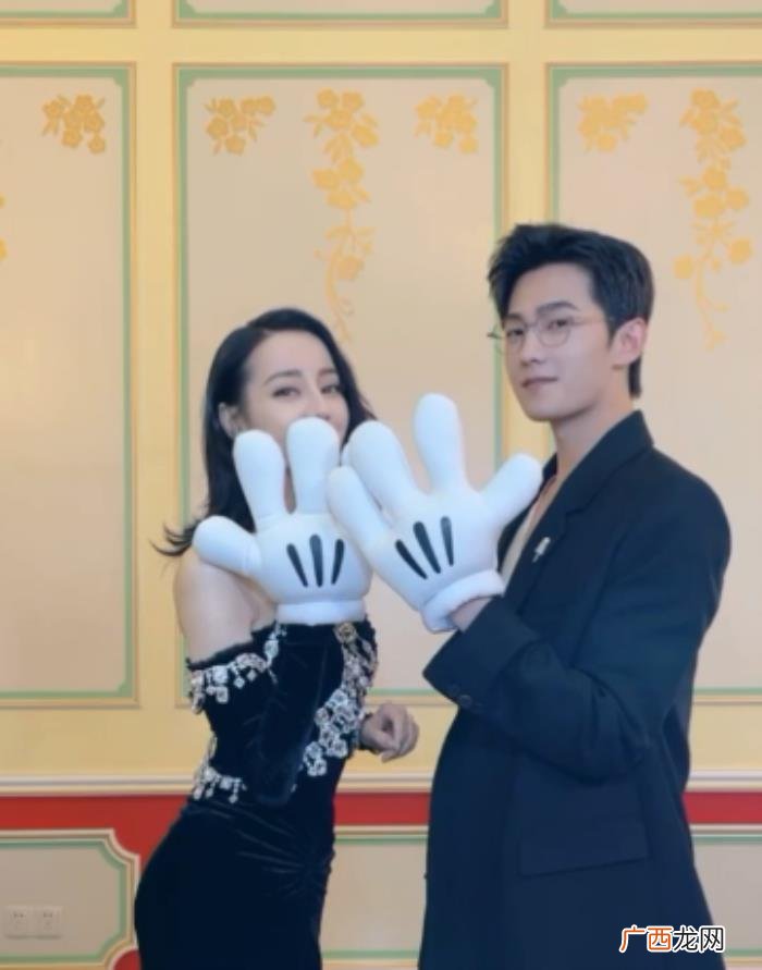 怎么才能偶遇杨洋，杨洋热巴现身迪士尼被路人偶遇