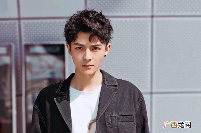 男孩长发发型，男生长头发有哪些好看的发型