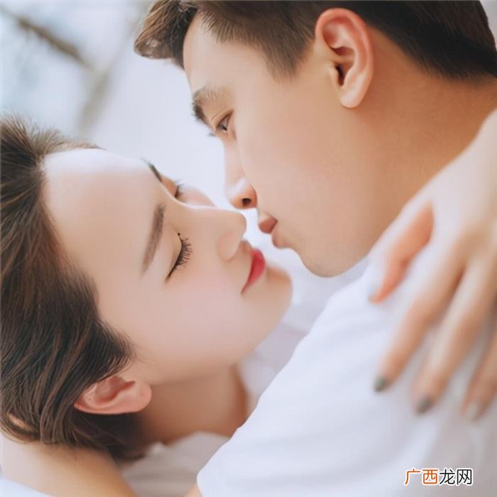 男女接吻教学视频教程，男女接吻时女生回应方法