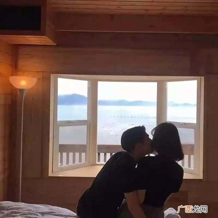 内向男暗恋最明显特征，内向男生暗恋女生的10个表现