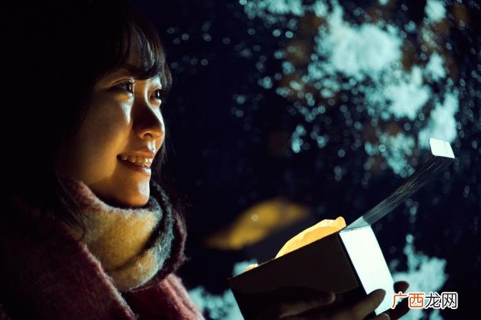 内向男暗恋最明显特征，内向男生暗恋女生的10个表现