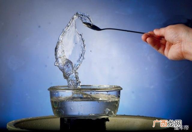 玻璃水的配制方法视频 洗车液的制作方法