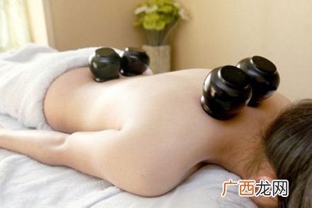 中医拔罐治疗胃肠胀气好方法