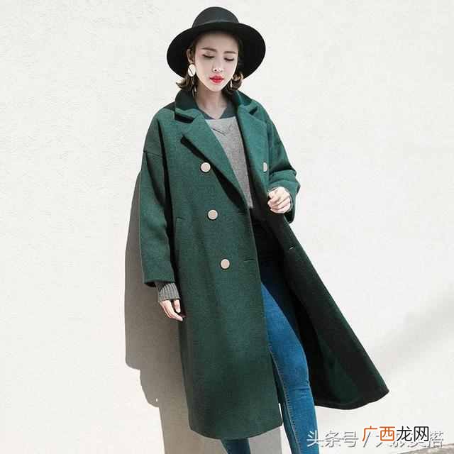 墨绿色服装搭配推荐 墨绿色配什么颜色好看