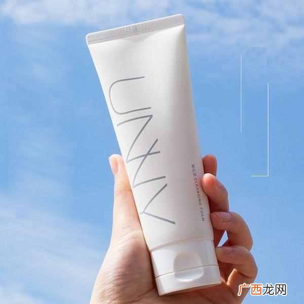 长痘痘用什么洗面奶好？适合油皮痘肌的洗面奶