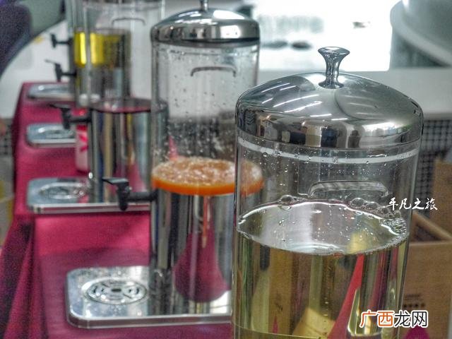 550毫升的水是多少斤 矿泉水一箱多少瓶农夫