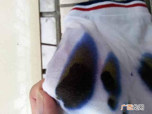 衣服上墨水清洗小技巧 衣服粘上墨水怎么洗