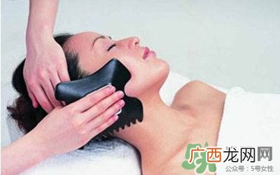 女人刮痧好还是拔罐好？刮痧和拔罐的区别